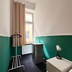 Royal Piotrkowska 116 *