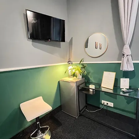 Royal Piotrkowska 116 *