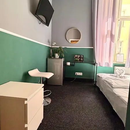Royal Piotrkowska 116 * Lodz