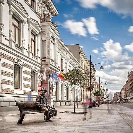 Royal Piotrkowska 116 *