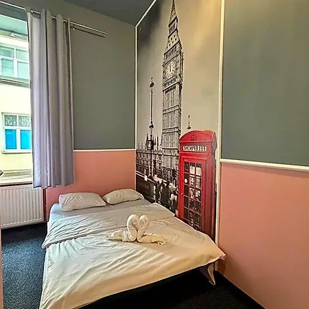 Royal Piotrkowska 116 *