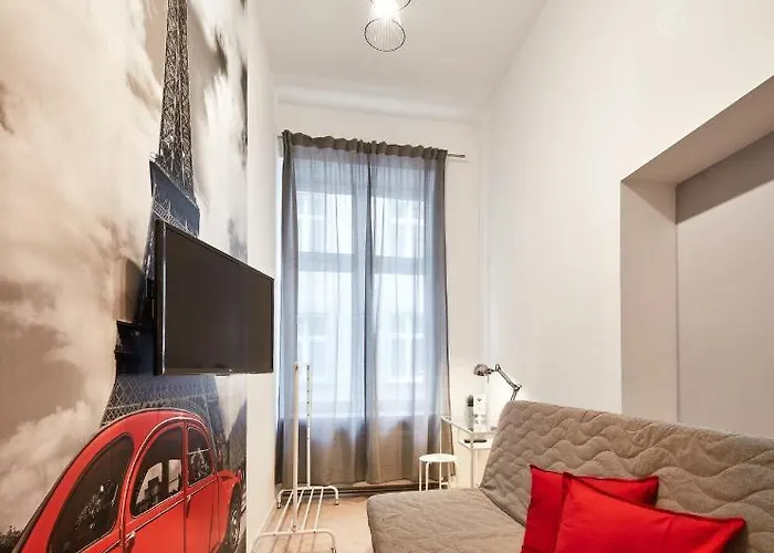 Royal Piotrkowska 116 *