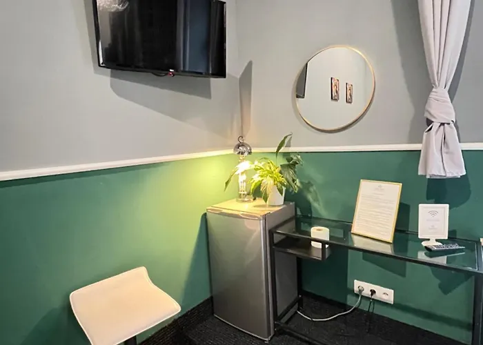 Royal Piotrkowska 116 *